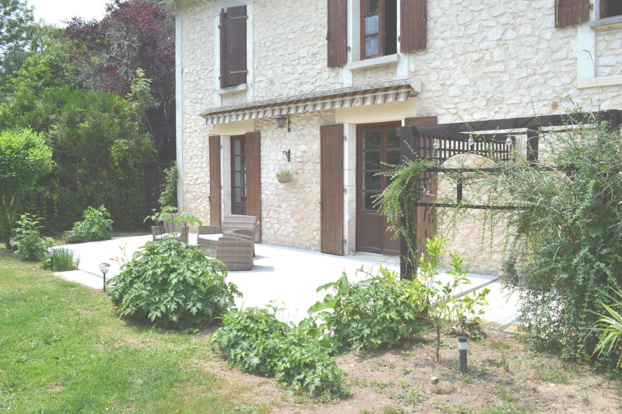 Les Bruyeres B&B Montbron Eksteriør bilde